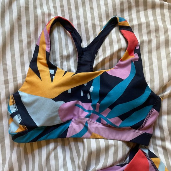 DSG Colorful print Workout set - size Medium - Picture 4 of 9